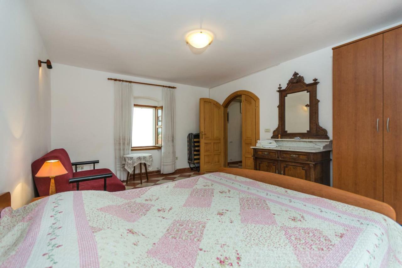 Nilda 2 Appartement Funtana Buitenkant foto